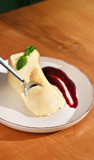 San Olio Cheesecake (Dilim)