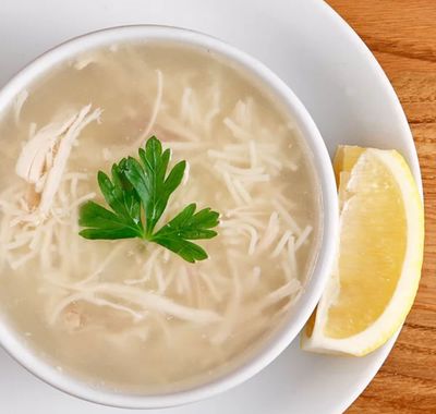 Tavuk Suyuna Şehriye Çorbası