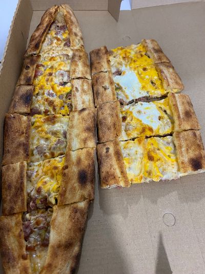 Kuşbaşılı Yumurtalı Pide