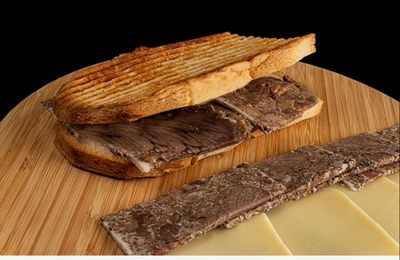 Kavurmalı Kaşarlı Tost