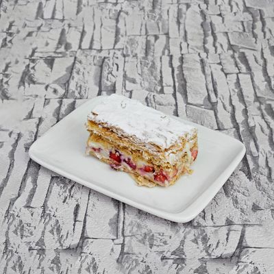 Çilekli Milföy Pasta