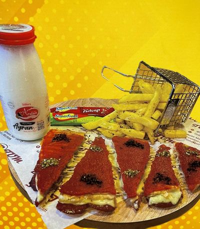 Ayranlı Efsane Rıfkı Tost Menü