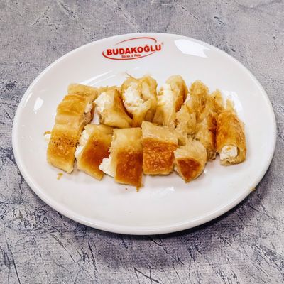 Peynirli Kol Böreği