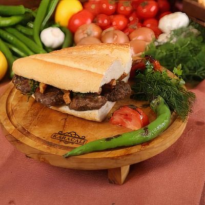 3/4 Ekmek Arası Izgara Köfte
