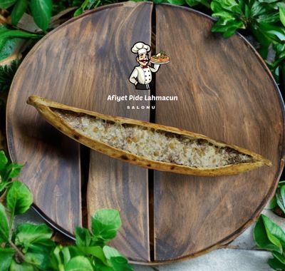 Kıymalı Kaşarlı Pide