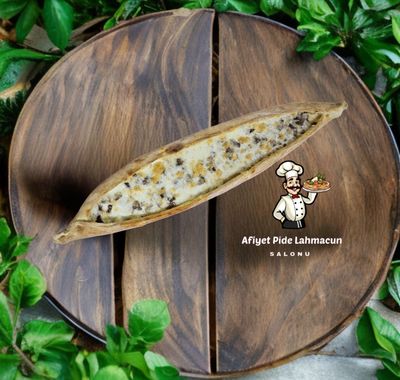 Kavurmalı Kaşarlı Pide