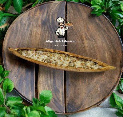Kuşbaşılı Kaşarlı Pide