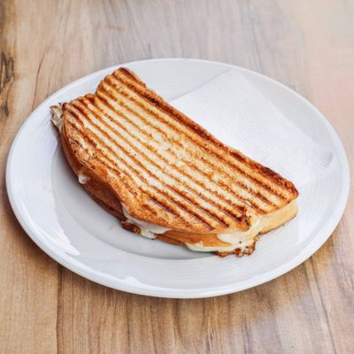 Bazlama Kaşarlı Tost
