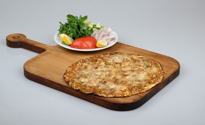 Kaşarlı Lahmacun