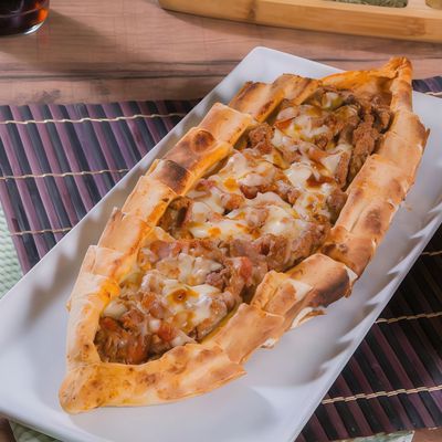 Kıymalı Kaşarlı Pide