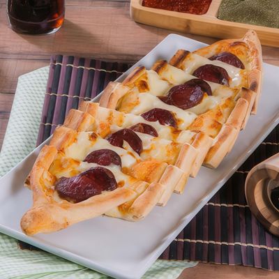 Sucuklu Kaşarlı Pide