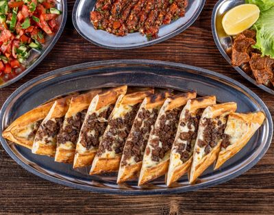 Kavurmalı Kaşarlı Pide