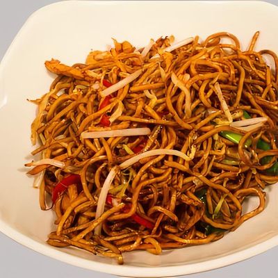 Singapur Usulü Acılı Sebzeli Noodle