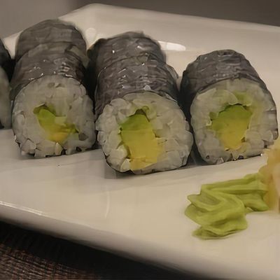 Avocado Maki (6 Pcs.)