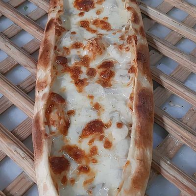 Mantarlı Kaşarlı Pide