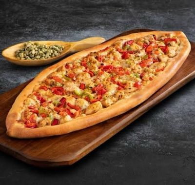 Tavuk Kuşbaşılı Pide