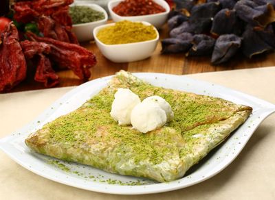 Maraş Usulü Dondurmalı Katmer
