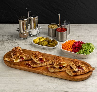 Sucuklu Kaşarlı Pide