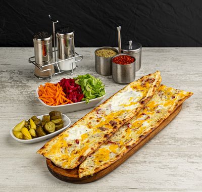 Pastırmalı Yumurtalı Pide