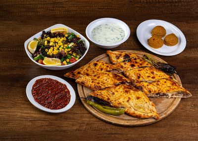 Dönerli Pide (Kapalı)