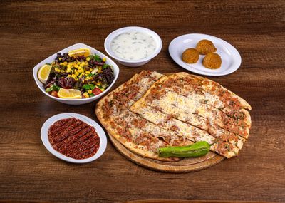 Kıymalı Kaşarlı Pide (Açık)