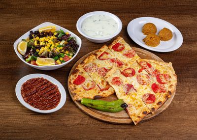 Sucuklu Pide (Açık)