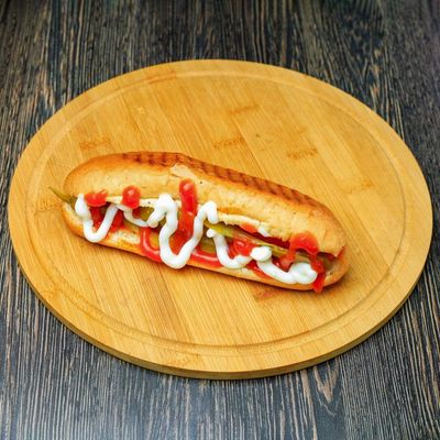 Tütsülenmiş Sosisli Sandviç