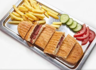 Kavurmalı Pastırmalı Special Gurme Tost