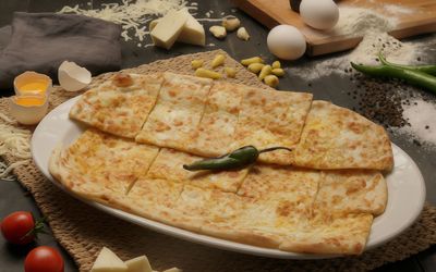 Kaşarlı & Yumurtalı Pide