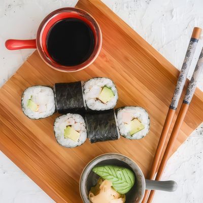 Ebi Avokado Maki (6 Pcs.)