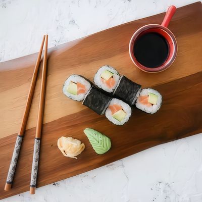 Sake Avokado Maki (6 Pcs.)
