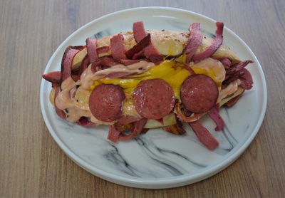 Cheddar Soslu Kumru Sandviç