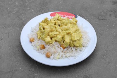 Köri Soslu Tavuklu Pilav