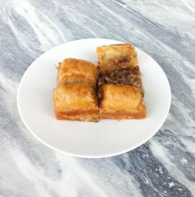 Cevizli Baklava (500 gr.) & Dondurma (500 ml.)