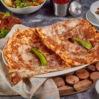 Kıymalı Yumurtalı Pide