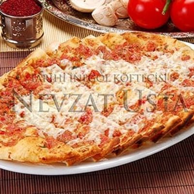 Kıymalı Kaşarlı Pide