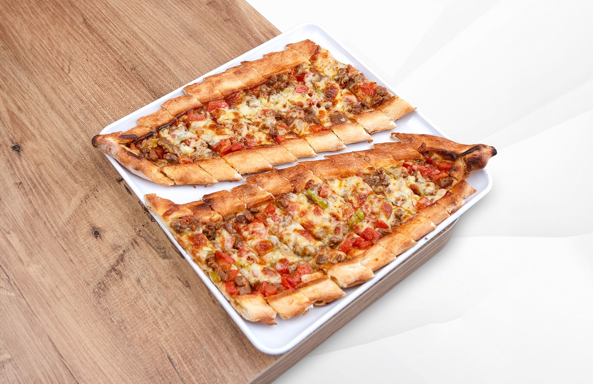 Kuşbaşılı Kaşarlı Pide