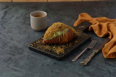 Antep Fıstıklı Kruvasan