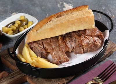 Yarım Ekmek Arası Et Döner