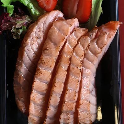 Sake Sashimi Tataki (4 Pcs.)