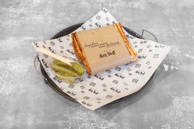 Beyaz Peynirli Domatesli Tost