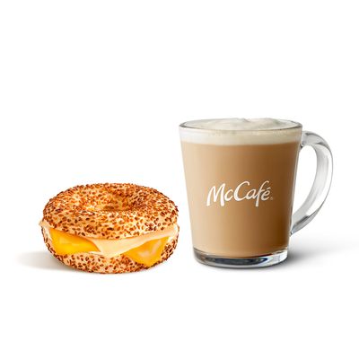 Latte + Üç Peynirli Sandviç