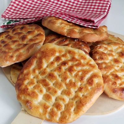 Yağlı Tırnak Pide (Adet)