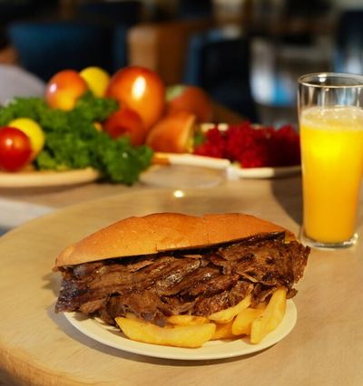 Ekmek Arası Közde Et Döner