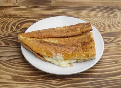 Kepekli Beyaz Peynirli Tost