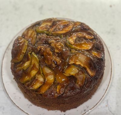 Elmalı Cevizli Yuvarlak Kek