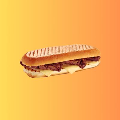 Cheddarlı Kaşarlı Kavurmalı Tost