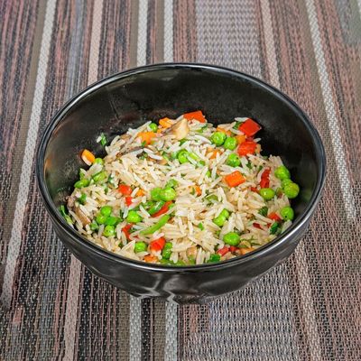 Kırmızı Körili Kızarmış Pilav (Vejetaryen)