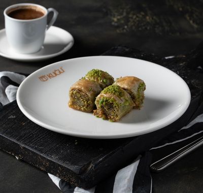 Fıstıklı Antep Özel Baklava (4 Adet)