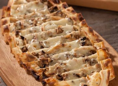 Kavurmalı Kaşarlı Pide